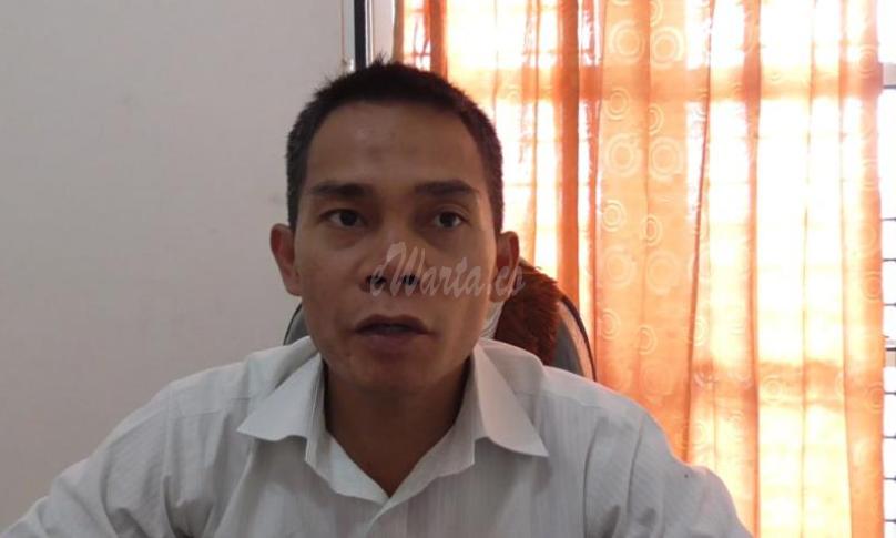 Komisioner KPU Seluma (Maryono) saat memberikan konfirmasi wartawan