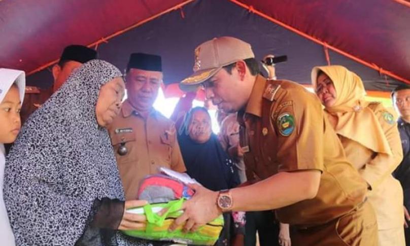 Wakil Walikota Bengkulu serahkan bantuan