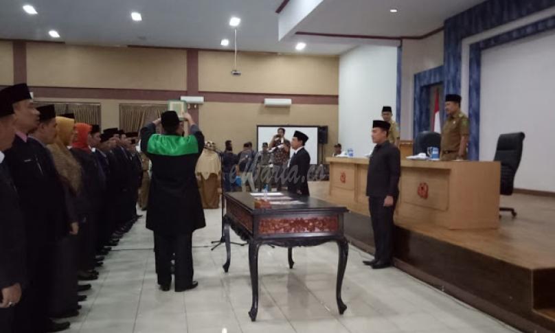 Pelantikan dan pengambilan sumpah jabatan