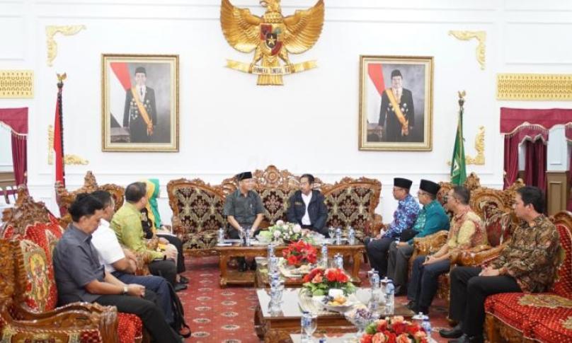 Pertemuan Gubernur Bengkulu Rohidin Mersyah bersama Direktur Utama PT Angkasa Pura II Muhamad Awaludin