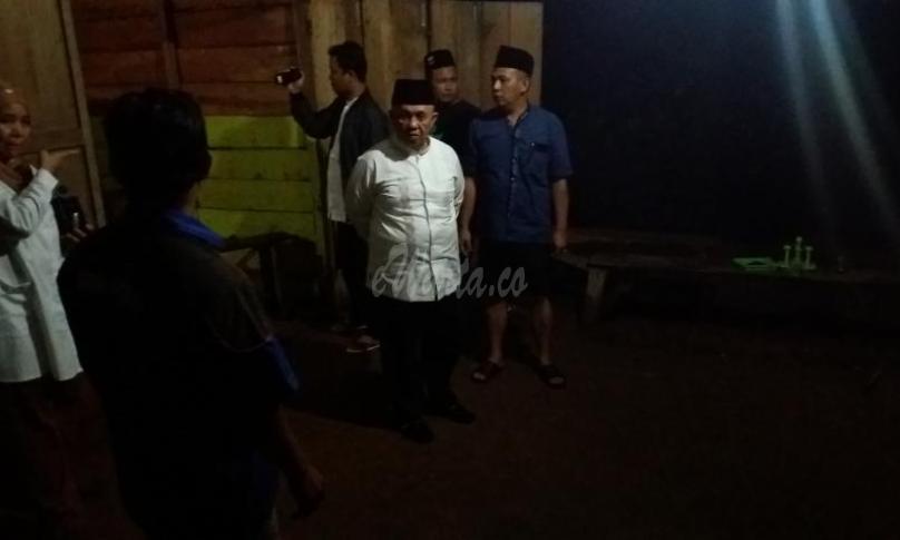 Sekda Provinsi Bengkulu, Nopian Andusti saat meninjau lokasi banjir di Desa Lagan Kabupaten Bengkulu Tengah
