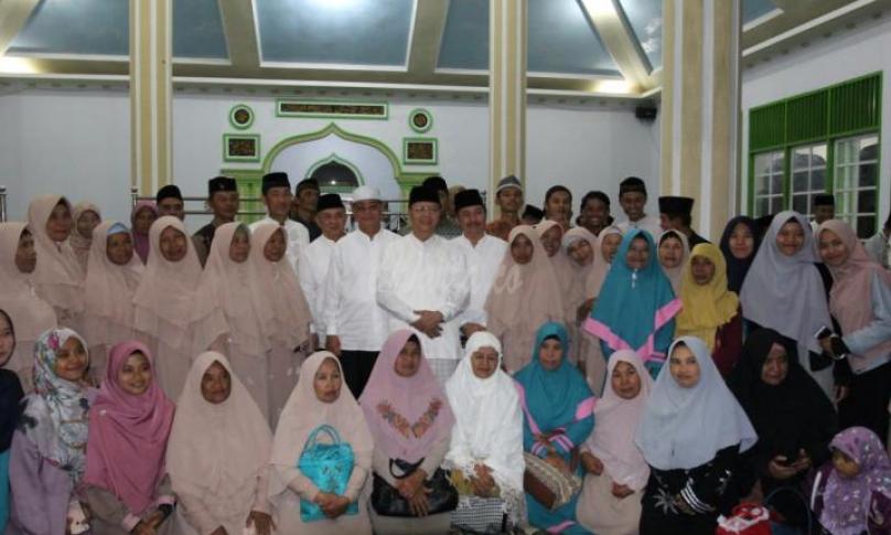 Gubernur meminta dukungan masyarakat Bengkulu terkhusus lahan yang terkena jalur Pembangunan Tol Bengkulu-Linggau untuk kemajuan ekonomi Provinsi Bengkulu