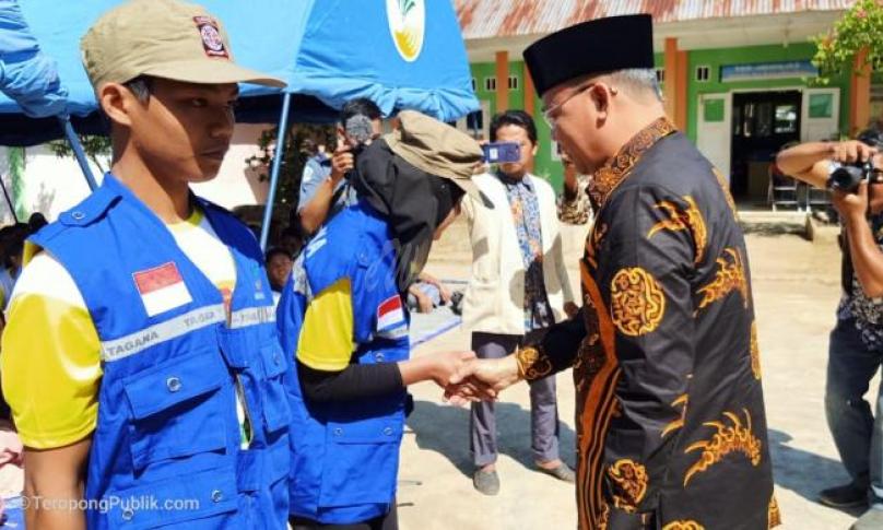 Gubernur Bengkulu (Dr. H. Rohidin Mersyah) Kukuhkan 500 siswa SMA/SMK di Kabupaten Lebong