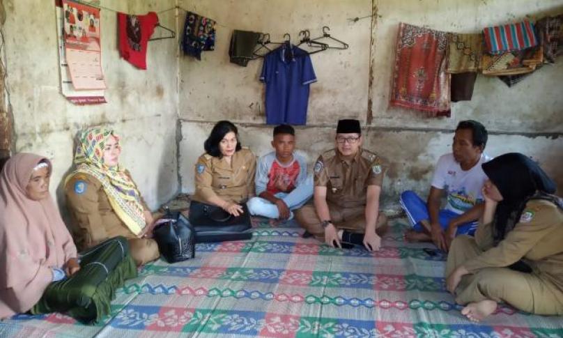 Kunjungan Kepala Dinas Sosial provinsi Bengkulu ke kediaman Sangkut Andika, Seluma