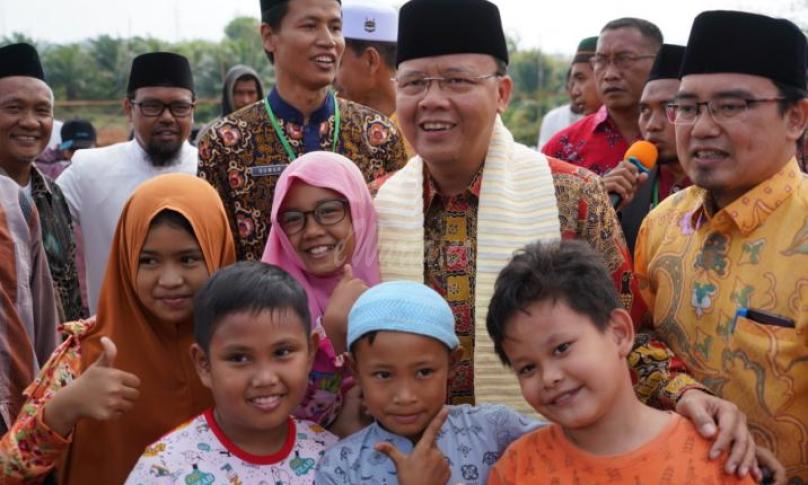 Gubernur Bengkulu (Dr. H. Rohidin Mersyah)