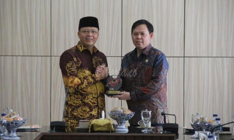 Wakil Ketua DPD RI Sultan B. Najamuddin pada kesempatan ini mengungkapkan siap mendukung Gubernur Rohidin dalam untuk mewujudkan percepatan pembangunan di Provinsi Bengkulu.