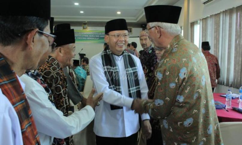 Gubernur Bengkulu Rohidin Mersyah dalam acara Sosialisasi Pencegahan dan Penyelesaian Konflik Horizontal Berbasis Etnis, Suku dan Adat Istiadat se- Provinsi Bengkulu, di salah satu hotel Kota Bengkulu, Minggu (17/11/2019).