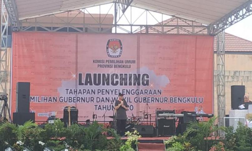 Ketua KPU saat memberikan sambutan