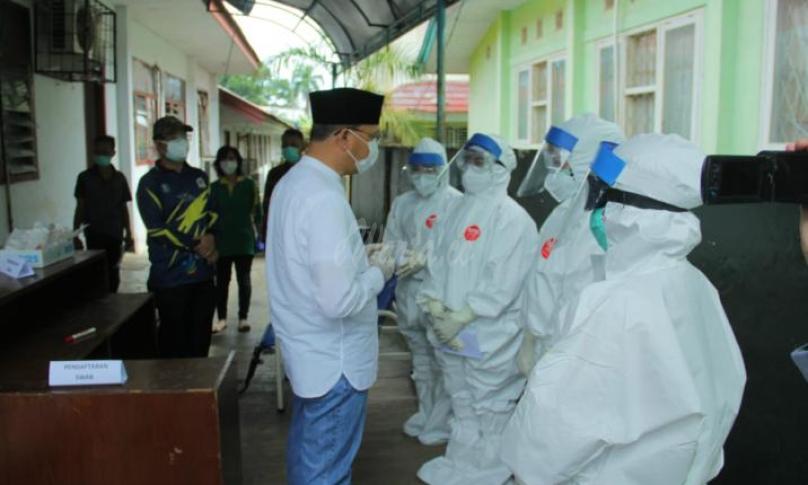 APD ini sendiri dibagi secara proporsional kepada semua Rumah Sakit yang ada di Provisni Bengkulu di mana penanganan pasien Covid-19 menjadi hal yang paling utama. 