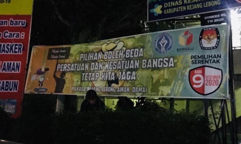 Spanduk FJRL