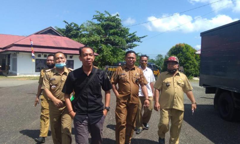 Kades dan warga yang berlokasi di perbatasan