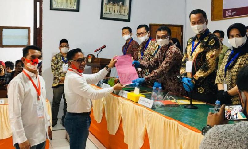 Faisal-Fatrolazi Mendaftar ke KPU