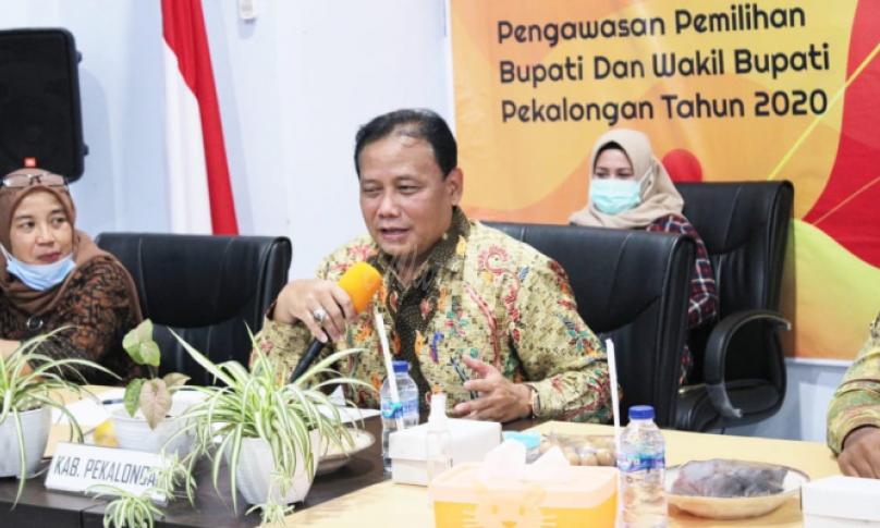 Foto : Ketua Bawaslu Abhan Mengunjungi Kantor Bawaslu Kabupaten Pekalongan, Sabtu (14/11/2020).