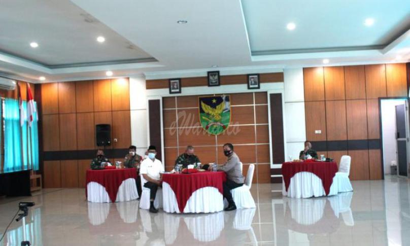 Kegiatan Komunikasi Sosial dengan Aparat Pemerintah (Komsos Appem), di Aula Sudirman Korem 041/Gamas Bengkulu,  Rabu (4/11/2020). 