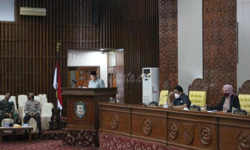 Dedy Ermansyah Sampaikan Nota Penjelasan Gubernur Atas Raperda RAPBD 2021