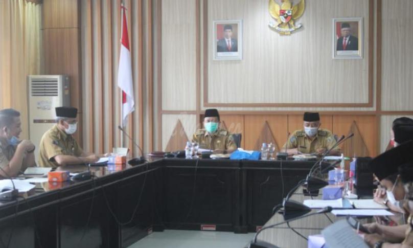 Rapat Persiapan Pelantikan Bupati/Wakil Bupati Terpilih se-Provinsi Bengkulu, di Ruang Rapat Rafflesia Kantor Gubernur, Selasa (23/2).