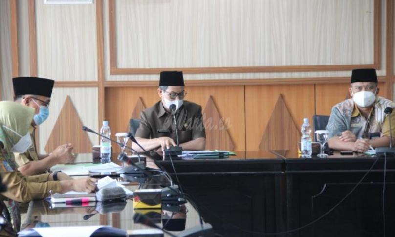 Rapat Pendampingan dari Tim Ombudsman RI Bengkulu dengan beberapa OPD yang menjadi Pilot Project Penilaian Ombudsman RI Tahun 2021, di Ruang Rapat Rafflesia Kantor Gubernur Bengkulu, Senin (24/05).