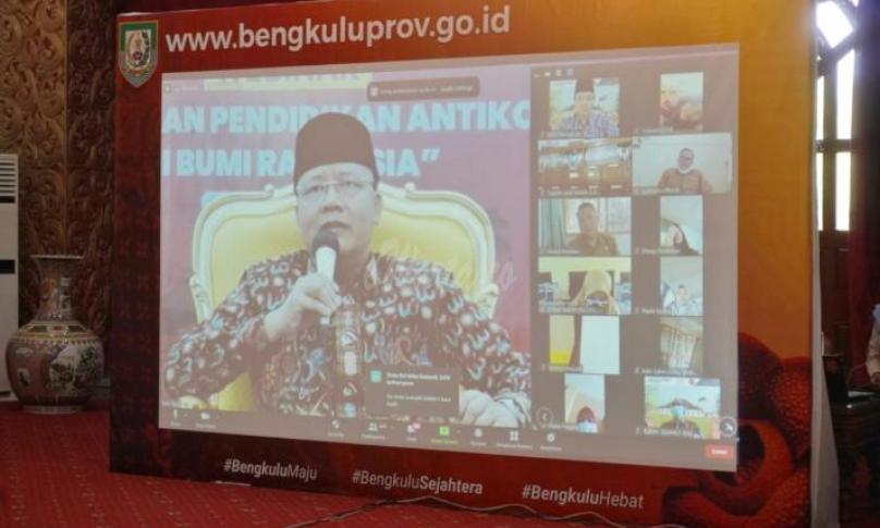  Gubernur Bengkulu Rohidin Mersyah saat menjadi Keynote Speaker pada Webinar Kebangkitan Pendidikan Anti Korupsi di Bumi Rafflesia, Kerjasama Pemerintah Provinsi Bengkulu Dengan Forum Penyuluh Anti Korupsi Rafflesia Mekar Bengkulu, Senin (31/5).