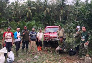 Kabag Tapem Pemkab Seluma dan tim saat melakukan pemetaan