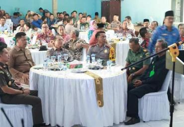 Bupati dan pimpinan FKPD Seluma tampak akrab dan duduk dalam satu meja
