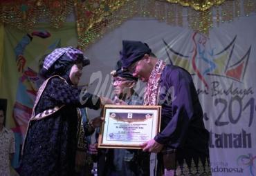 Penganugerahan gelar kehormatan Datuk Rajo Nan Babangso, Suku Minang