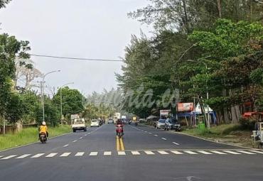 Jalan kawasan Pantai Panjang 