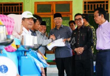 Kelompok Usaha Bersama  Rumah Pangan Kita (KUBE RPK) serta Kelompok Tani di Kabupaten Kepahiang, mendapatkan Bantuan dari Pemerintah Provinsi Bengkulu.