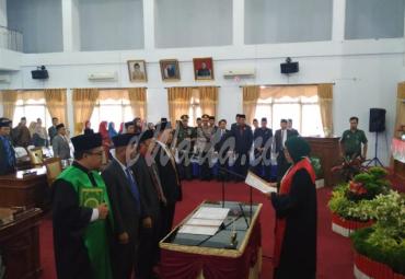 Pelantikan dan Pengambilan sumpah tiga Pimpinan DPRD Seluma, Senin (30/9).