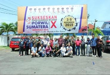 Rekan Media Bengkulu berswafoto bersama