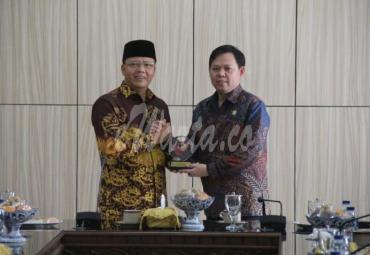 Wakil Ketua DPD RI Sultan B. Najamuddin pada kesempatan ini mengungkapkan siap mendukung Gubernur Rohidin dalam untuk mewujudkan percepatan pembangunan di Provinsi Bengkulu.