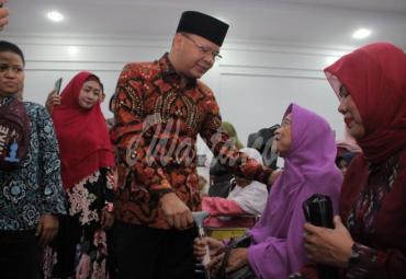 Penyerahan bantuan