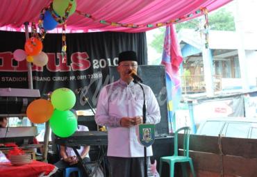 Gubernur Rohidin Mersyah berharap industri radio tetap menjadi pusat informasi bagi masyarakat dan membantu pemerintah daerah, mempromosikan protensi yang dimiliki Bengkulu.