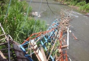 Jembatan Gantung Sinar Pagi, ambruk