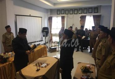Pelantikan dan pengambilan sumpah jabatan.