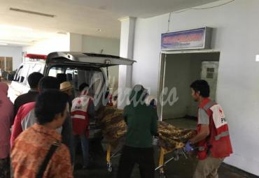 Korban meninggal dibawa ke Rumah sakit.