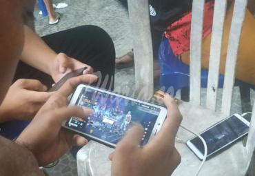 Salah satu pecinta game online di Bengkulu.