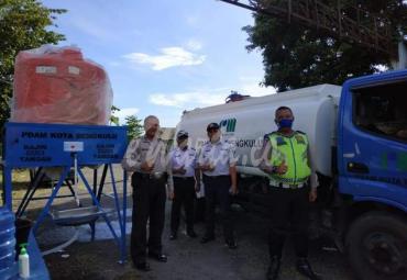 PDAM kota Bengkulu sediakan 4 tempat cuci tangan dan wudhu air di 4 titik perbatasan.