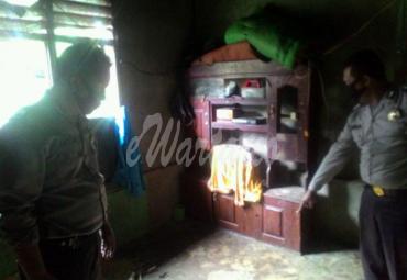 Polisi memeriksa lokasi percobaan bunuh diri