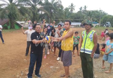 Erwin Sambangi Karang Taruna Tri Karya