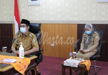 rapat virtual bersama Menteri Pendayagunaan Aparatur Negara-Reformasi Birokrasi  (Menpan RB), di ruang VIP Pola Provinsi Bengkulu