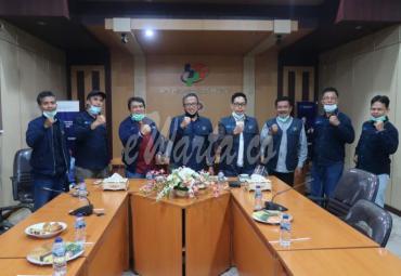 Plt Asisten I Setda Provinsi Bengkulu Supran bersama Kepala BPS Provinsi Bengkulu Win Rizal dan Tim Task Force Sensus Penduduk 2020