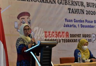 Anggota Bawaslu Ratna Dewi Pettalolo memberikan arahan dalam Penyusunan Laporan Penanganan Pelanggaran Pilkada 2020 di Jakarta, Selasa (1/12/2020)/foto: Irwan (Humas Bawaslu RI)