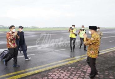 Menkes tiba di bandara Fatmawati disambut Gubernur Bengkulu Rohidin Mersyah