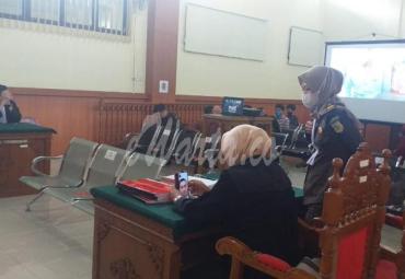 Persidangan daring yang digelar di PN Curup dengan agenda pembacaan tuntutan oleh Jaksa Penuntut Umum (JPU), Kejari Rejang Lebong, Kamis (1/4/2021)