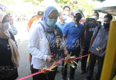 Jalan Santai Bersama dalam rangka Gerakan Diversifikasi Pangan Lokal Tahun 2021, di Halaman Kantor Dinas Ketahanan Pangan Provinsi Bengkulu, Jum'at (09/04).