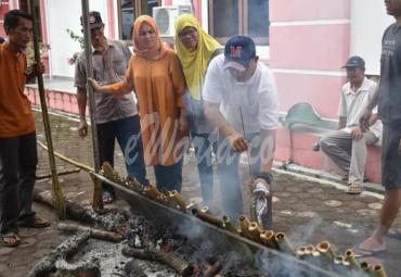 Menjalin Tali Silahturahmi, Bupati Seluma Masak Lemang