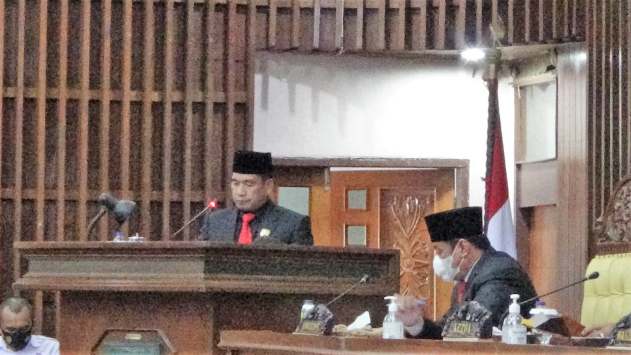 Rapat Paripurna DPRD Provinsi Bengkulu, di Ruang Rapat Paripurna, Senin (12/4).