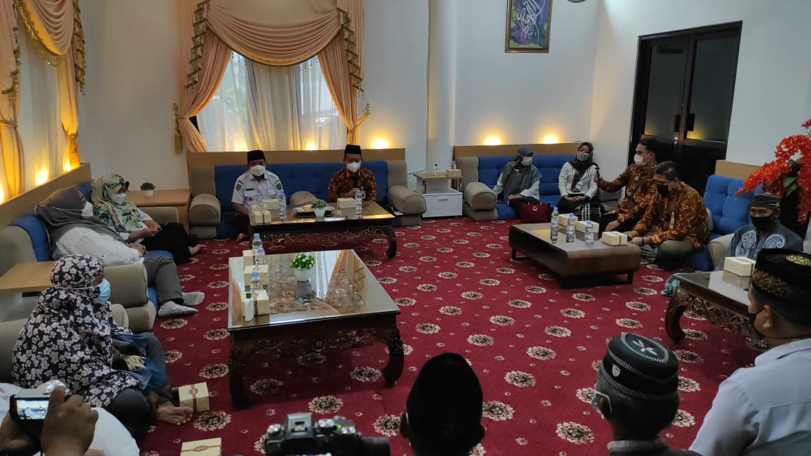 Bank Bengkulu Salurkan CSR 500 Paket Sembako di Sembilan Kecamatan Kota Bengkulu