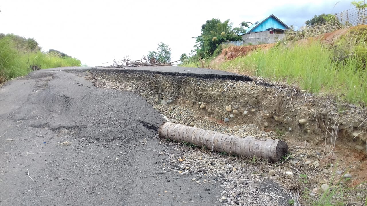 Jalan Penghubung Talang Saling-Napal Amblas
