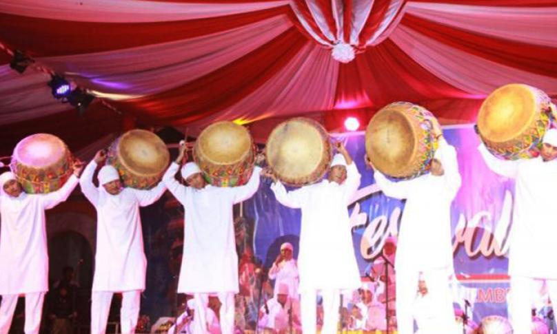 Penampilan seni tradisi pada malam puncak Festival Tabut 2017